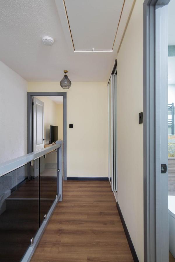 Holyrood New Apartment Единбург Екстер'єр фото